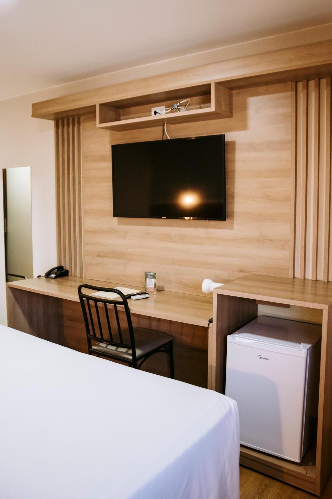 Hotel Vale Verde กัมโปกรันเด ภายนอก รูปภาพ