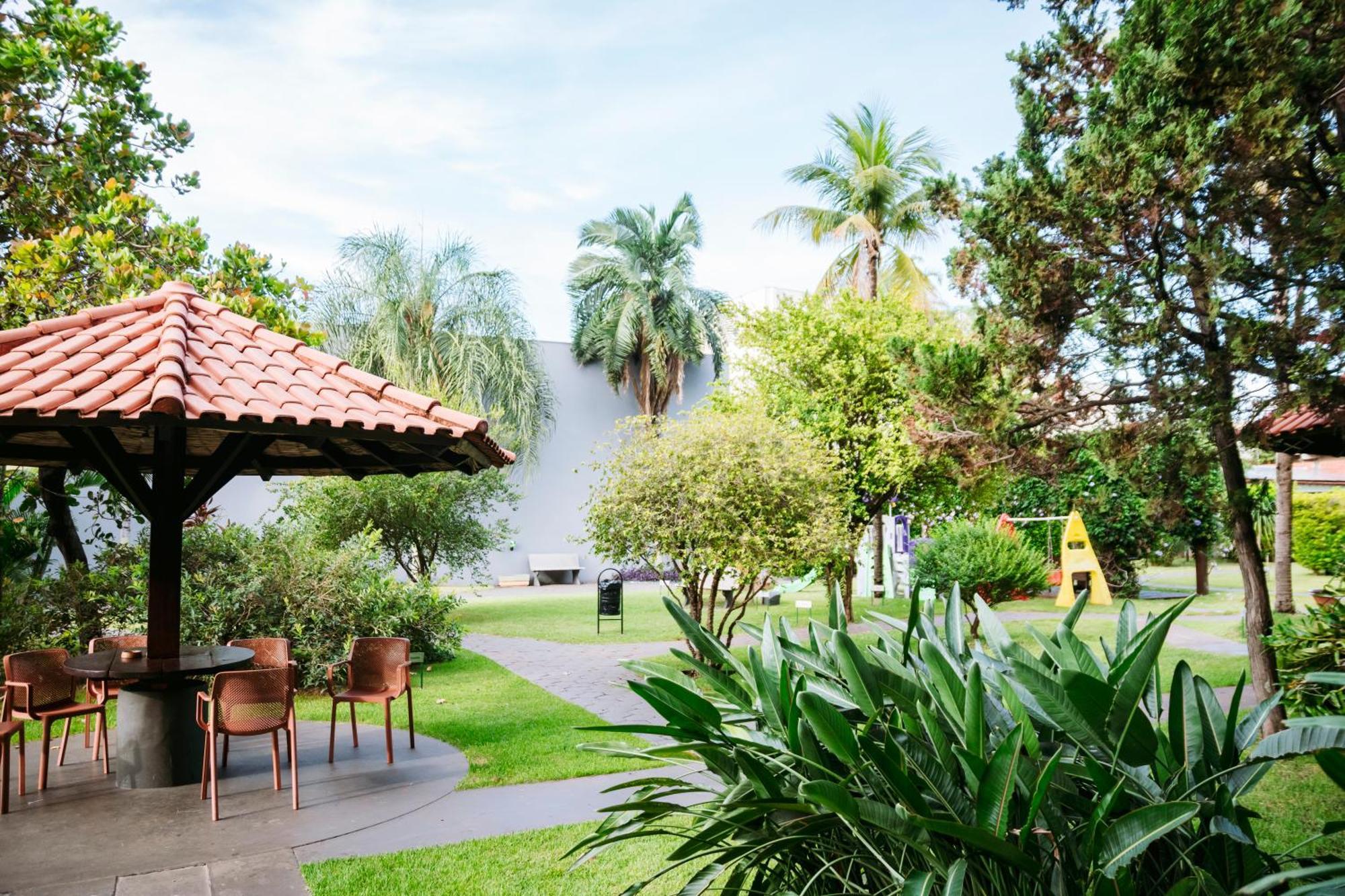 Hotel Vale Verde กัมโปกรันเด ภายนอก รูปภาพ