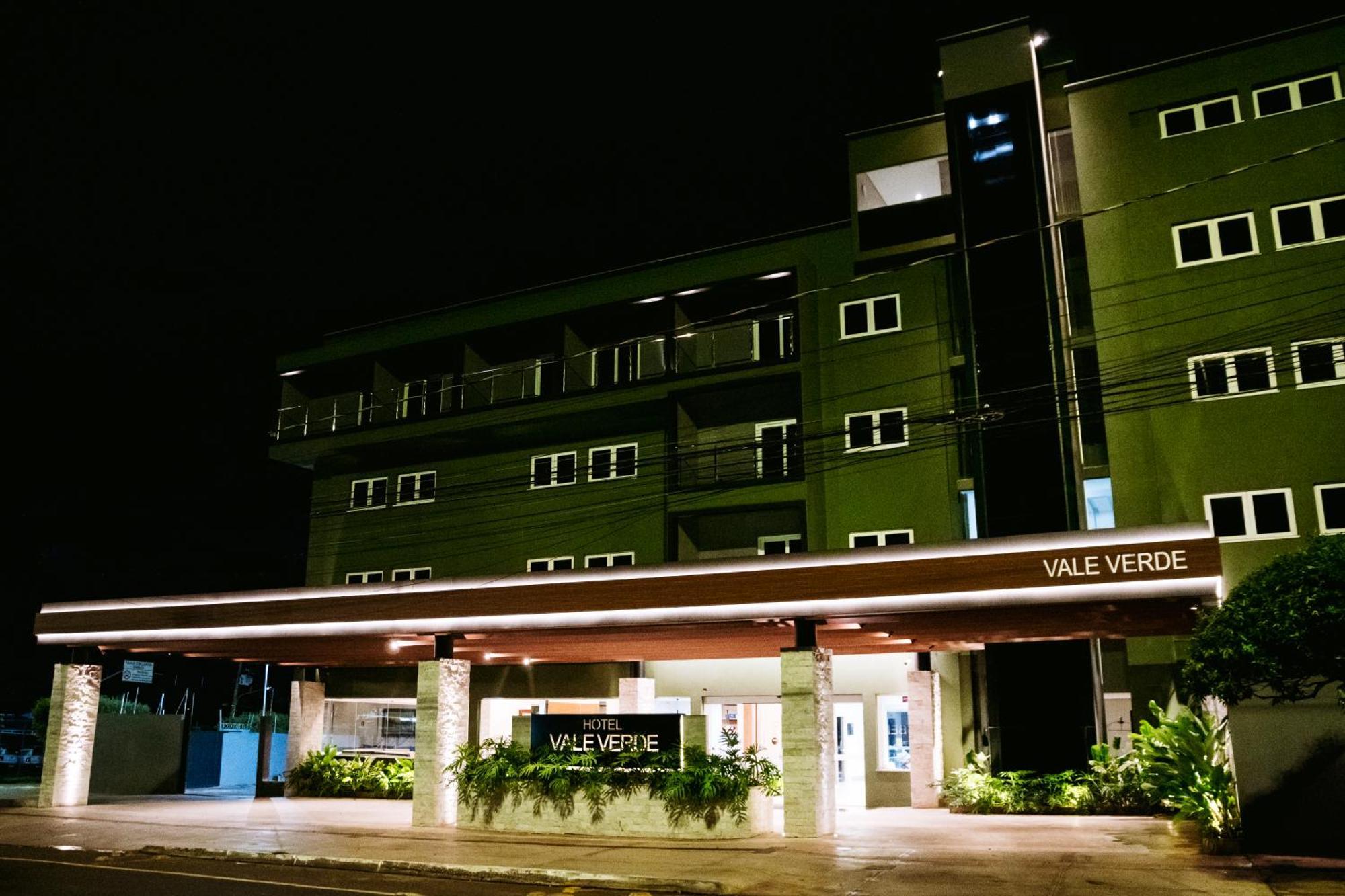 Hotel Vale Verde กัมโปกรันเด ภายนอก รูปภาพ