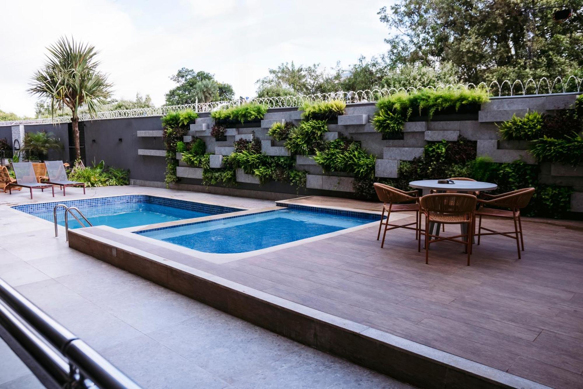 Hotel Vale Verde กัมโปกรันเด ภายนอก รูปภาพ