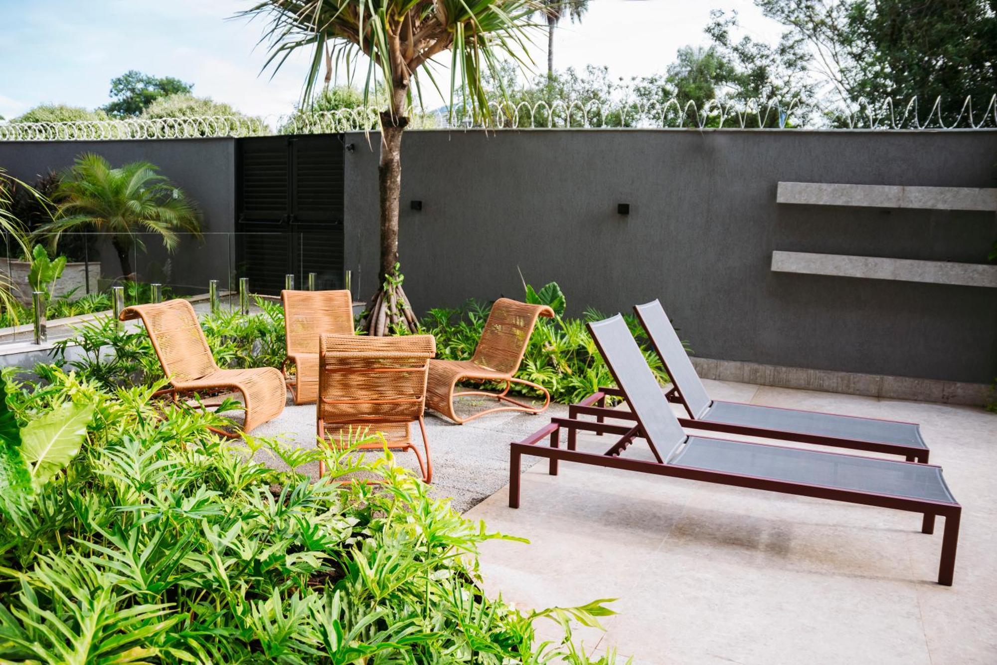 Hotel Vale Verde กัมโปกรันเด ภายนอก รูปภาพ