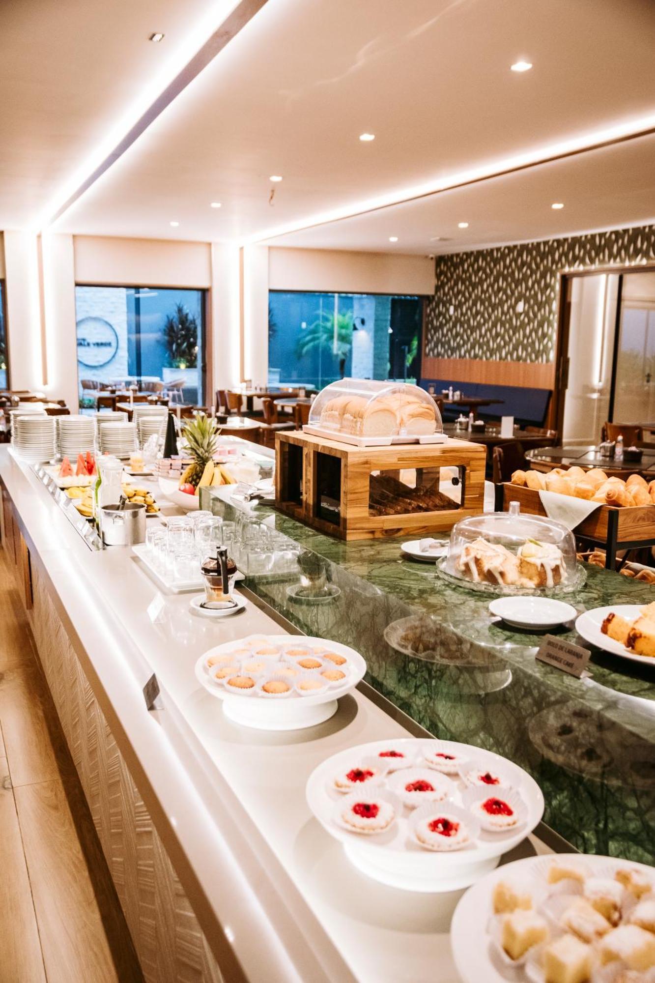 Hotel Vale Verde กัมโปกรันเด ภายนอก รูปภาพ