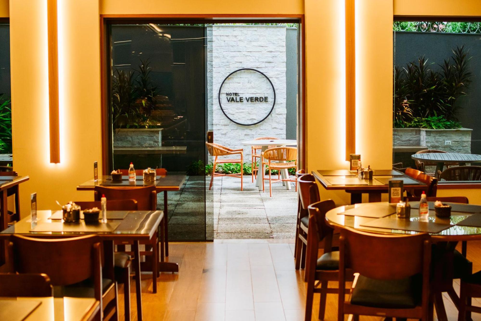 Hotel Vale Verde กัมโปกรันเด ภายนอก รูปภาพ